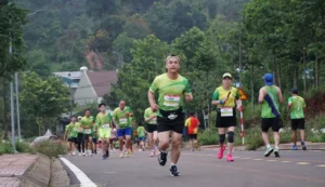 hon 3 000 van dong vien chay marathon